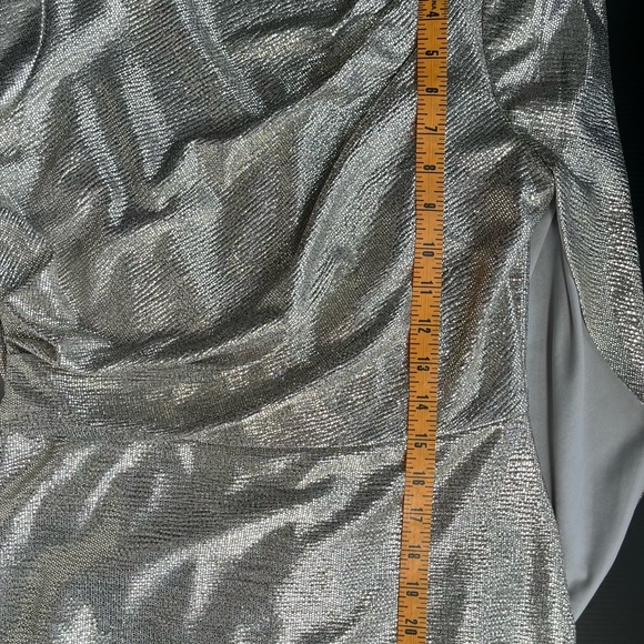 ADRIANNA PAPELL SILVER METALLIC COWL CAPE BLOUSE DRAPED BACK SIZE 4 ZIPPER BACK - Picture 8 of 16